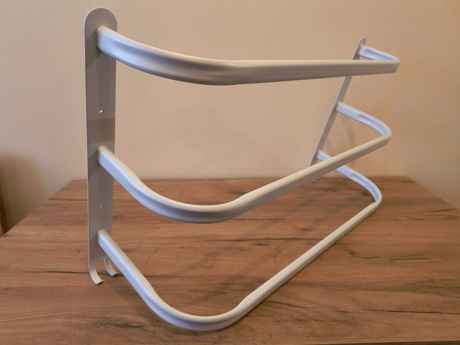 Wieszak ścienny na ręczniki. 3 drążki. Biały