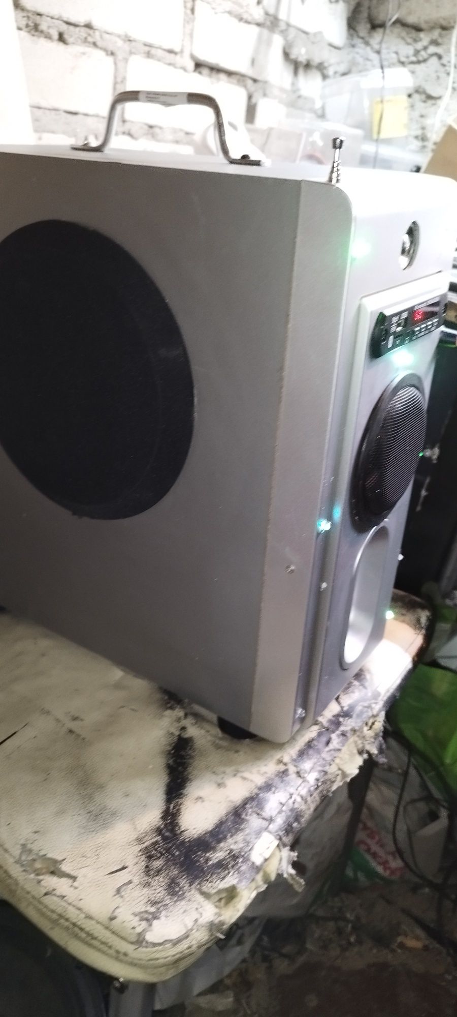 Subwoofer LG przerobiony na przenośny