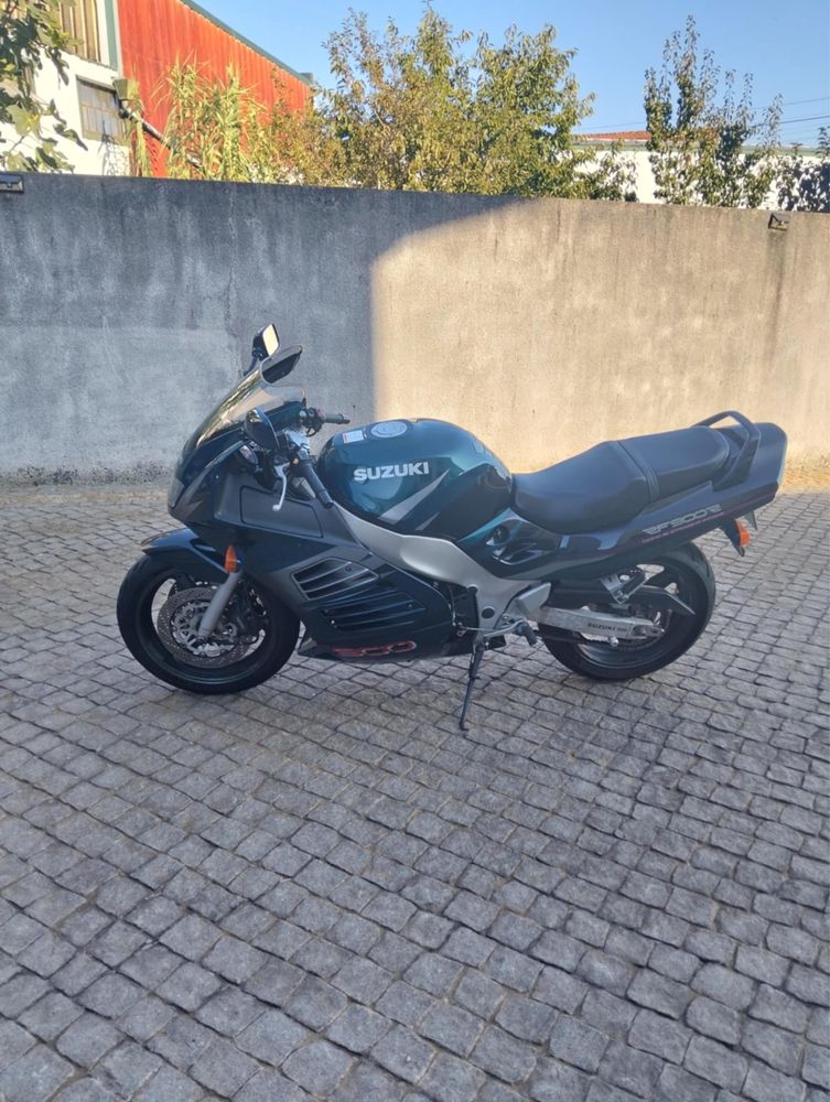 Moto Suzuki RF900 R