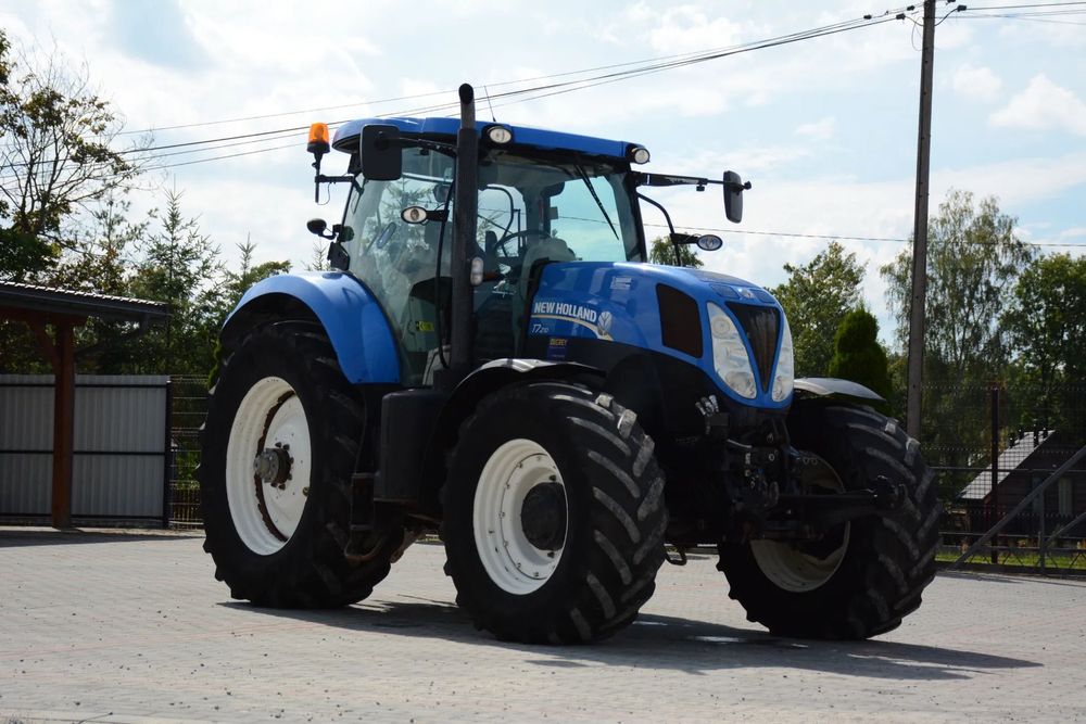 New Holland T7.210 / 2014 / 6960 mh / Bardzo dobry stan  New Holland T7.210 / 2014 / 6960 mh / Świeżo sprowadzony / Super stan