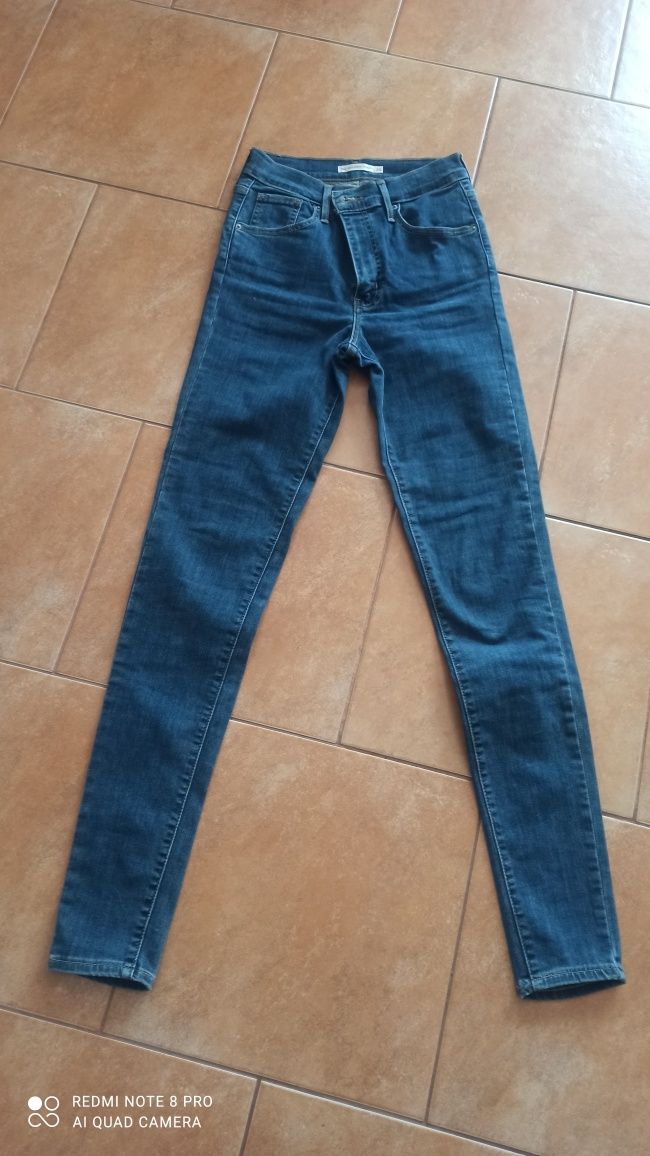 Spodnie jeansy damskie Levis nowe W26L32