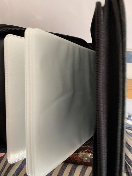 Porta CD’S da Marca Carven Paris c/ Certificado de Origem/ NOVO