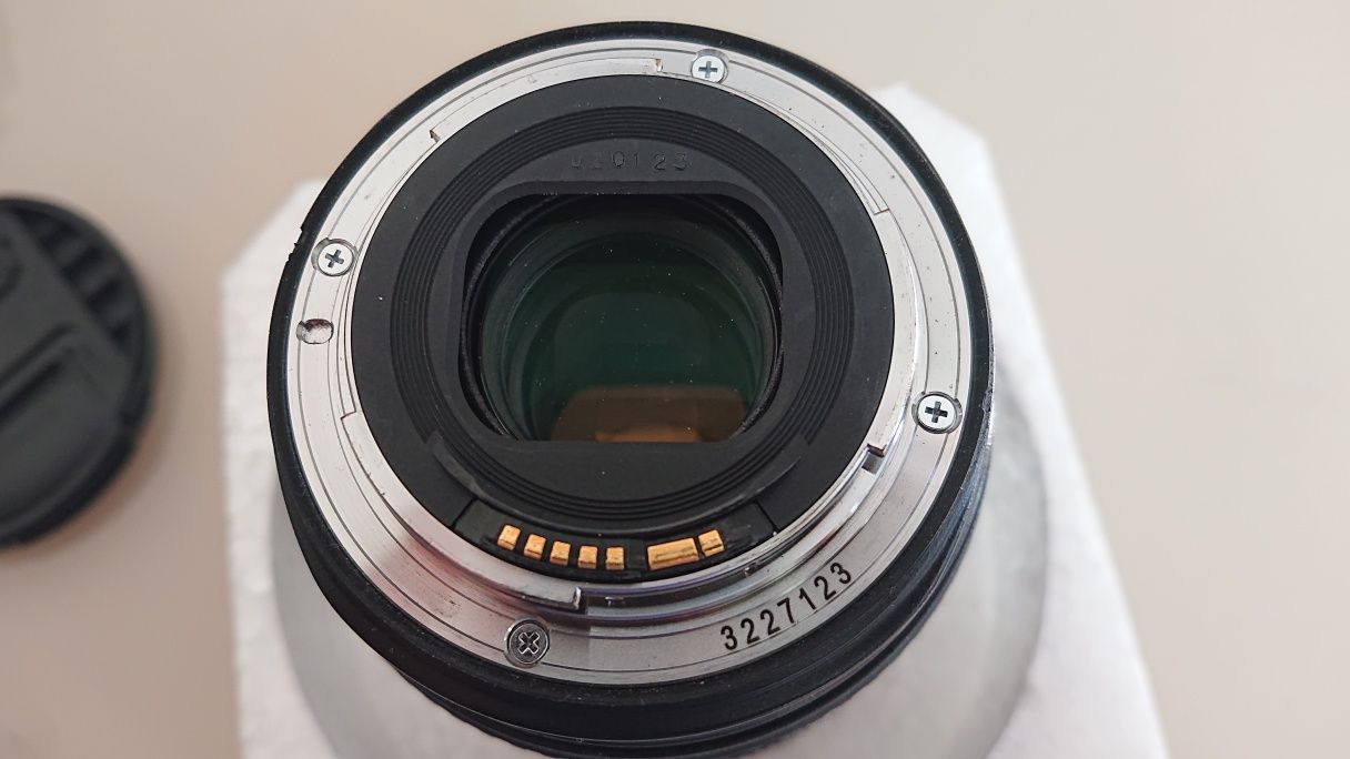 Canon EF 24 105mm f 4L  IS USM