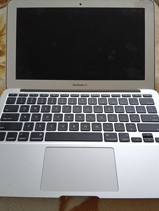 MACBOOK air a1465