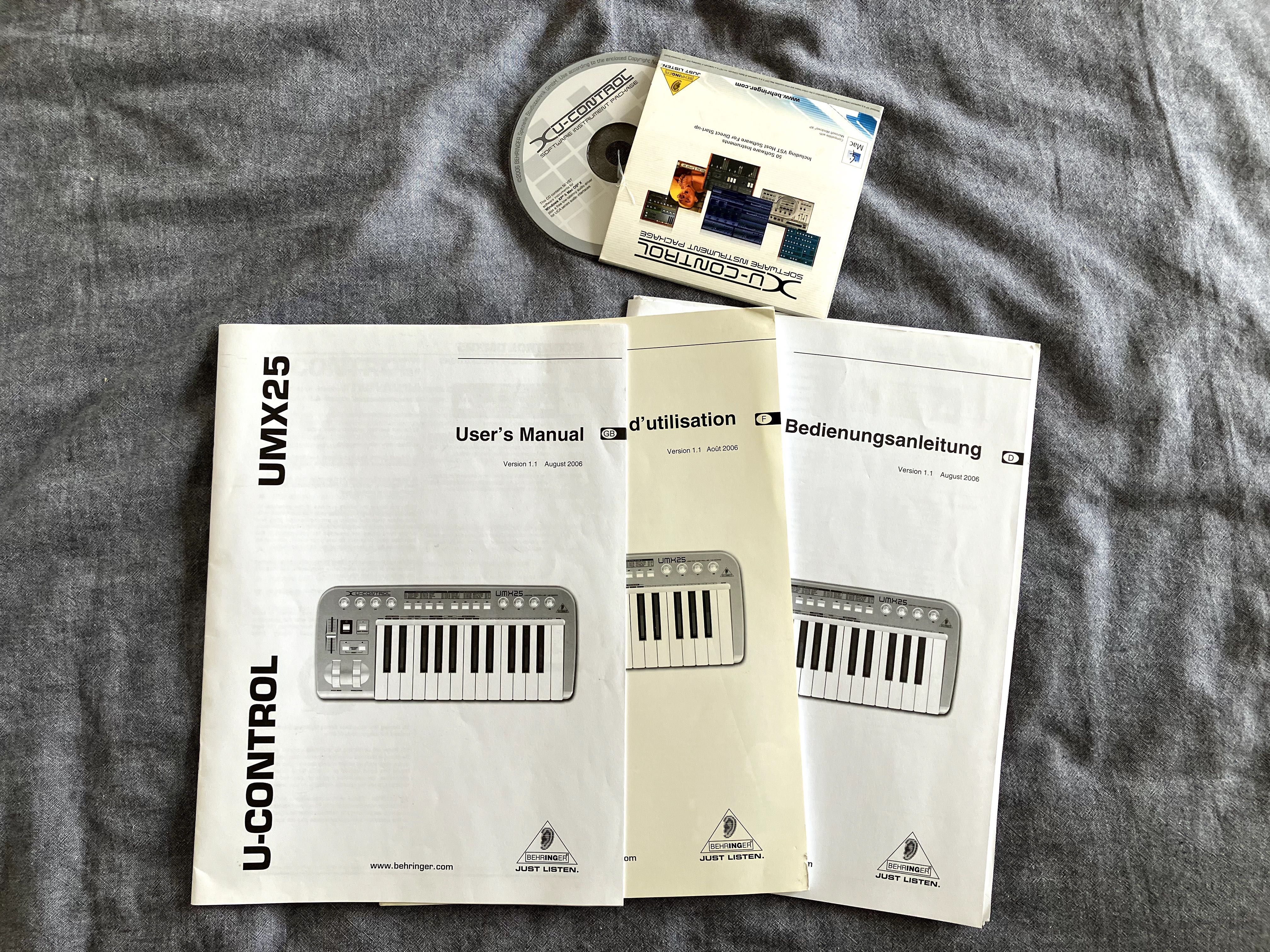 Teclado MIDI Behringer UMX25