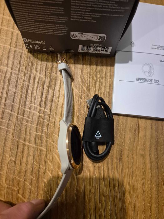 Zegarek Garmin Approach S42 GPS różowo złoty, Nowy na gwarancji.