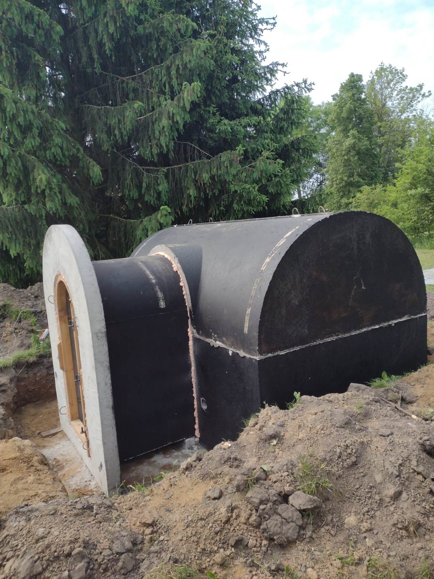 Piwnica betonowa ogrodowa ziemianka betonB30W8 schody tunel wentylacja