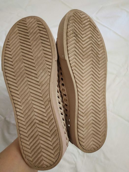 рожеві шкіряні туфлі, кросівки жіночі 37-38 розміру, 24 см устілка