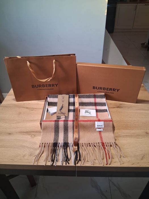 Nowy szal Burberry