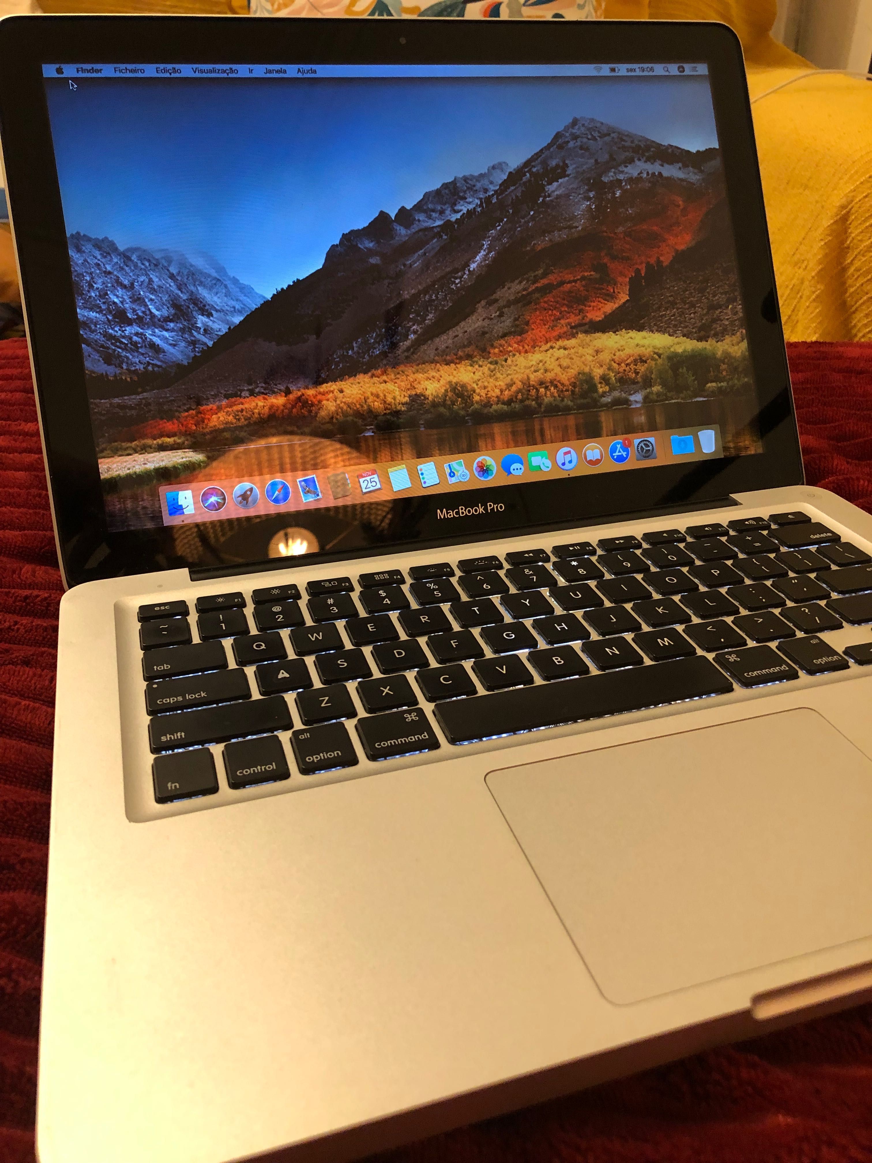 MACBOOK PRO 13.3 POLEGADAS / 8GB MHz / 480 GB sata