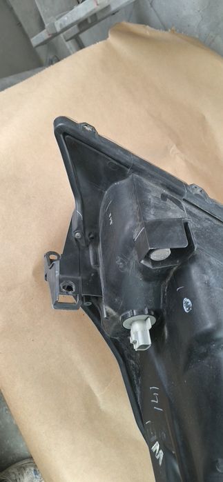 Toyota yaris 2013  lewa lampa wersja trend by