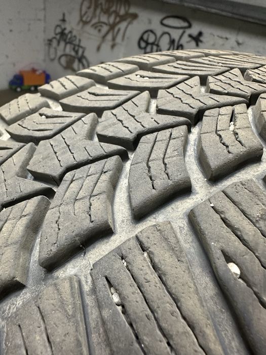 Продам зимнюю резину