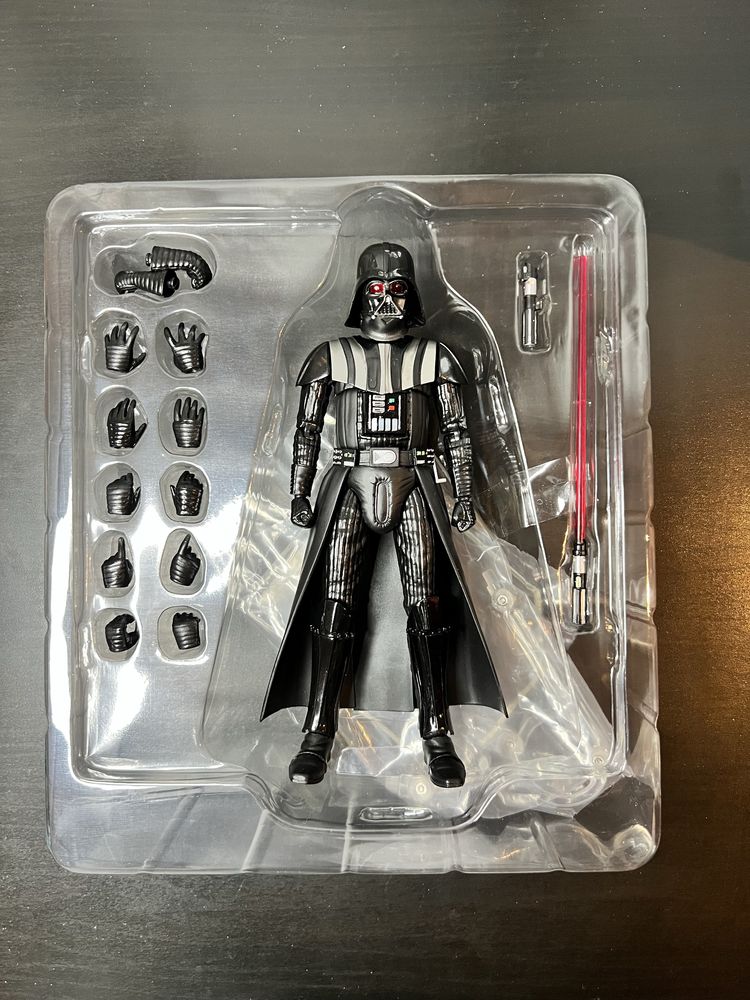 Medicom MAFEX Star Wars Rogue One Darth Vader (bez peleryny)