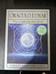 Oráculo Lunar, Caroline Smith e John Astrop