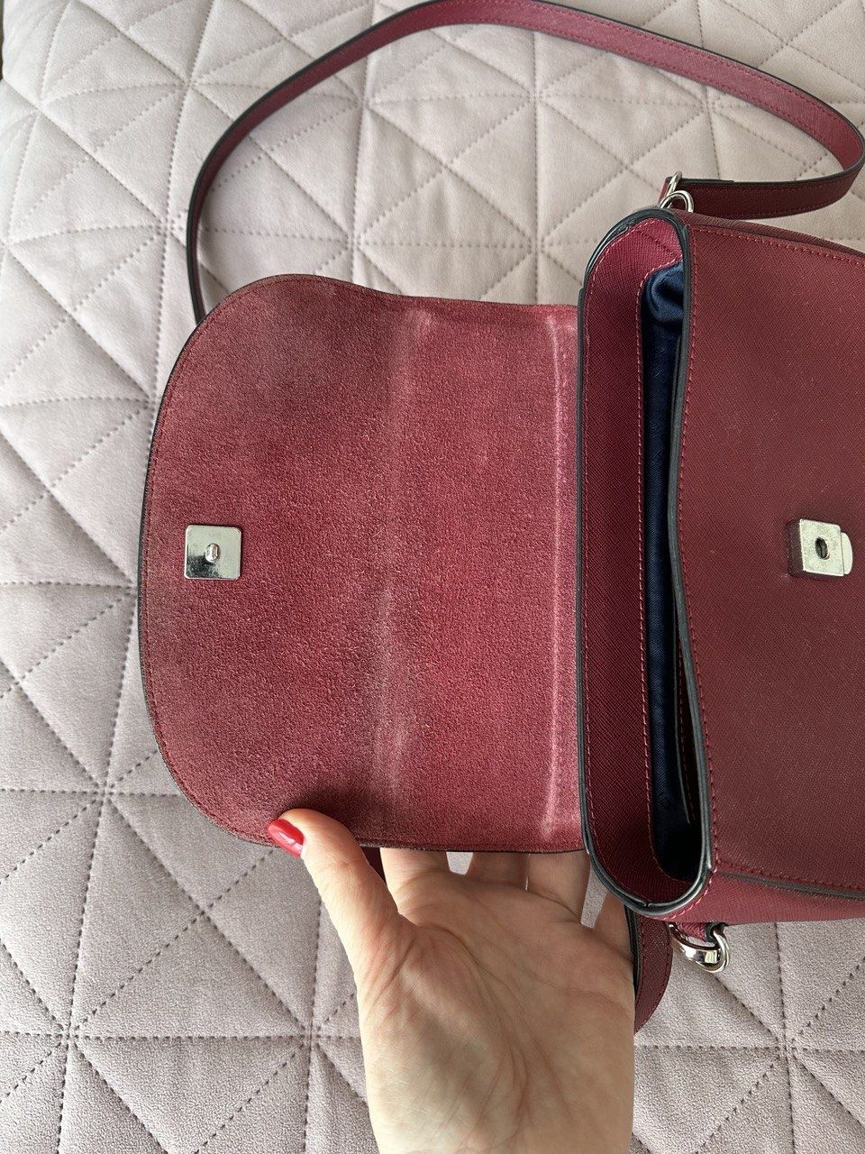 Продам сумку Cromia Італія , колір бардо