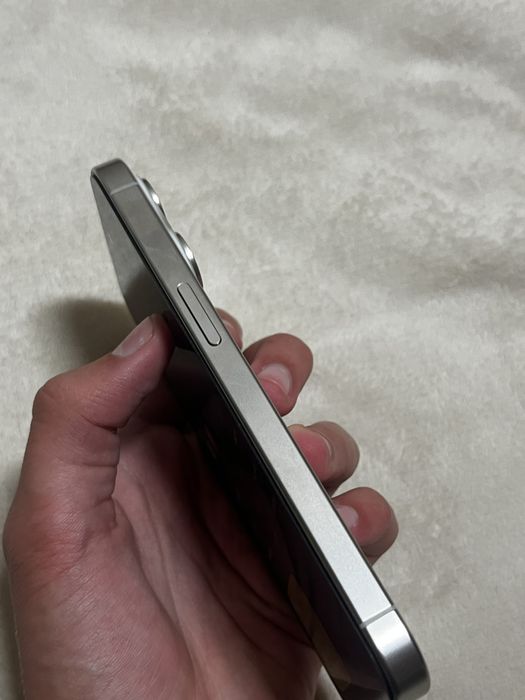 IPhone 15 Pro White Titanium