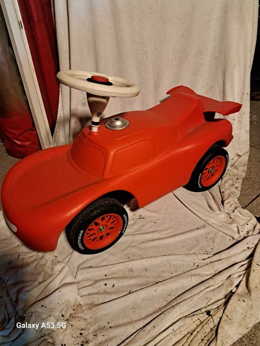 Brinquedos ( carrinhos e outros ) para criança