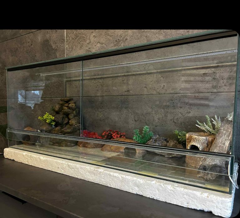 Terrarium oryginalne 100x40x39 ,kryjowka, podgrzewacz,wulkan, poidło