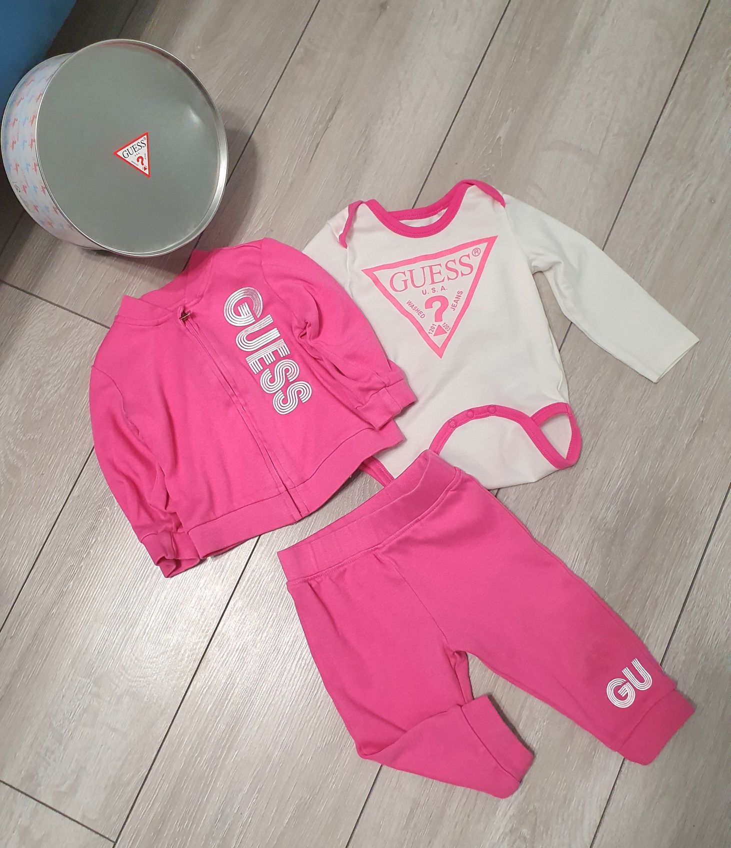 Guess komplet zestaw 74 6-9 miesięcy