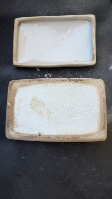 Caixa com tampa em porcelana antiga