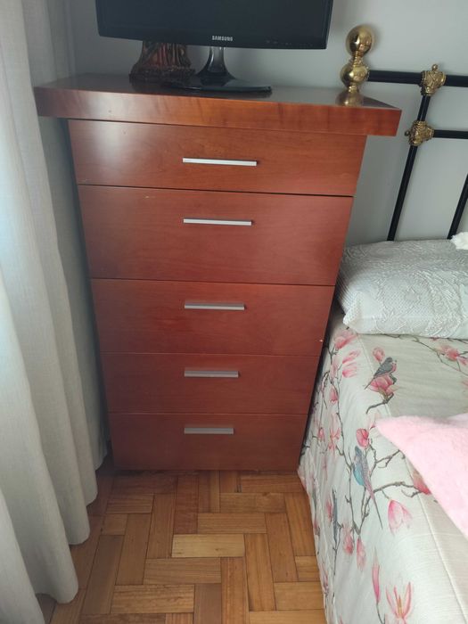 Camiseiro em cerejeira como novo