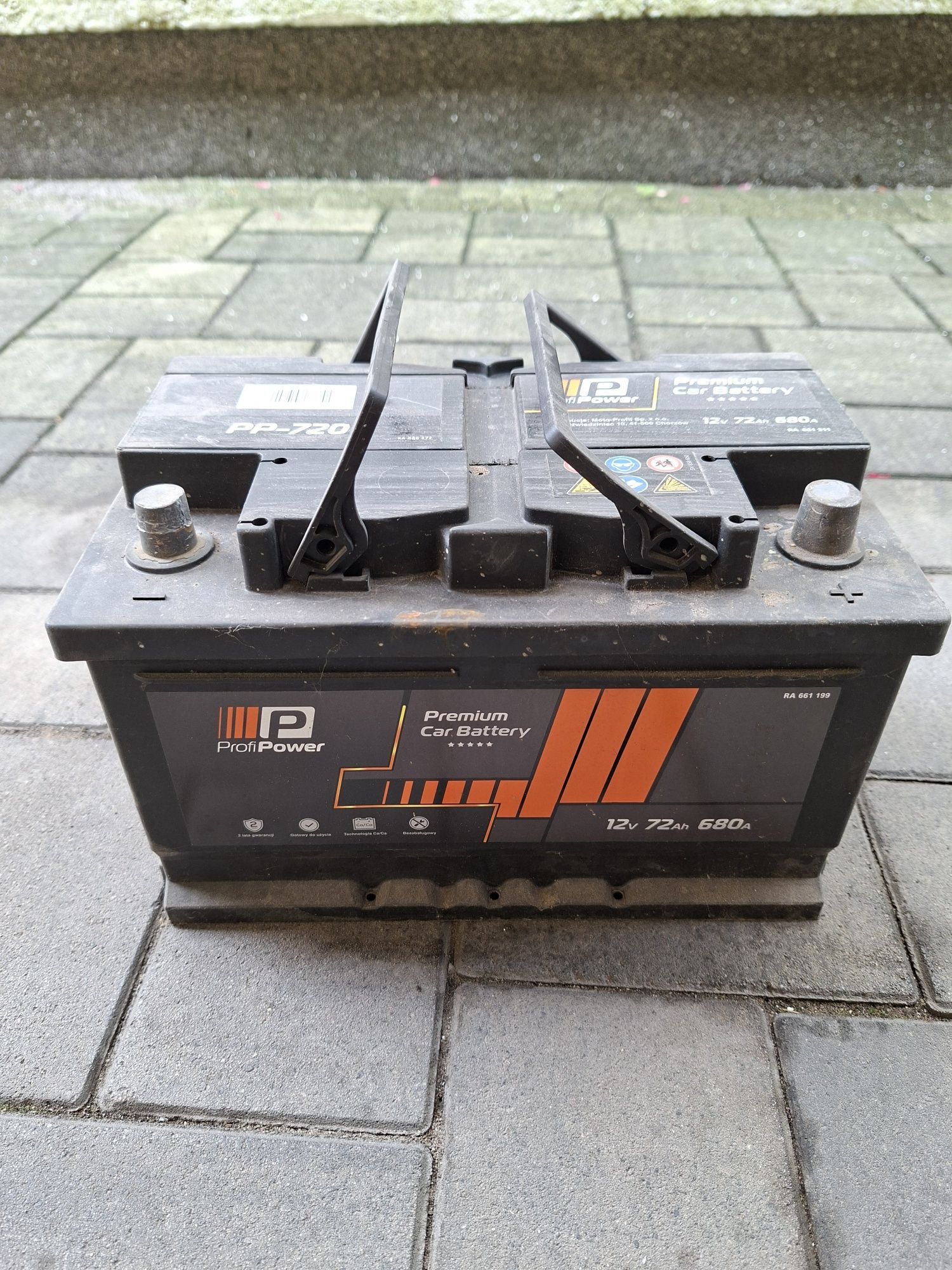 Akumulator 72Ah, 680A