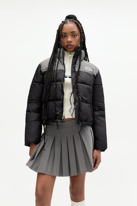 Стьобана куртка pull&bear з високим коміром
