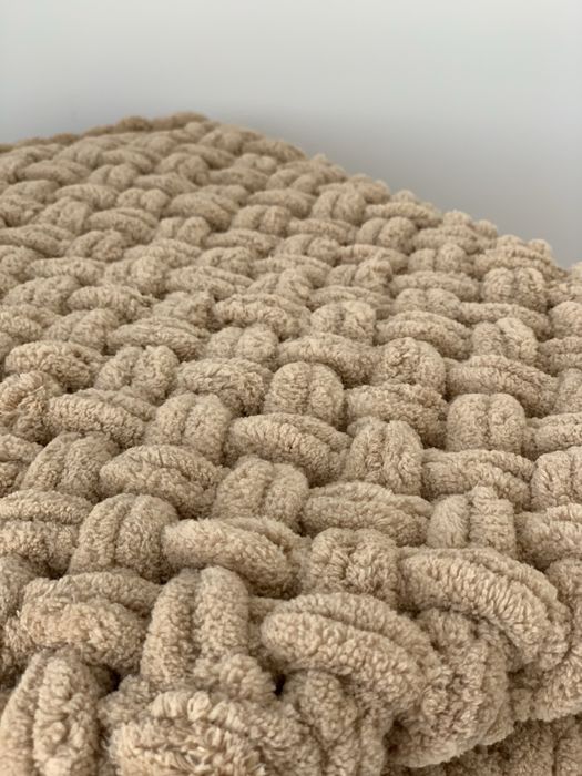 Плюшеві пледи в наявності