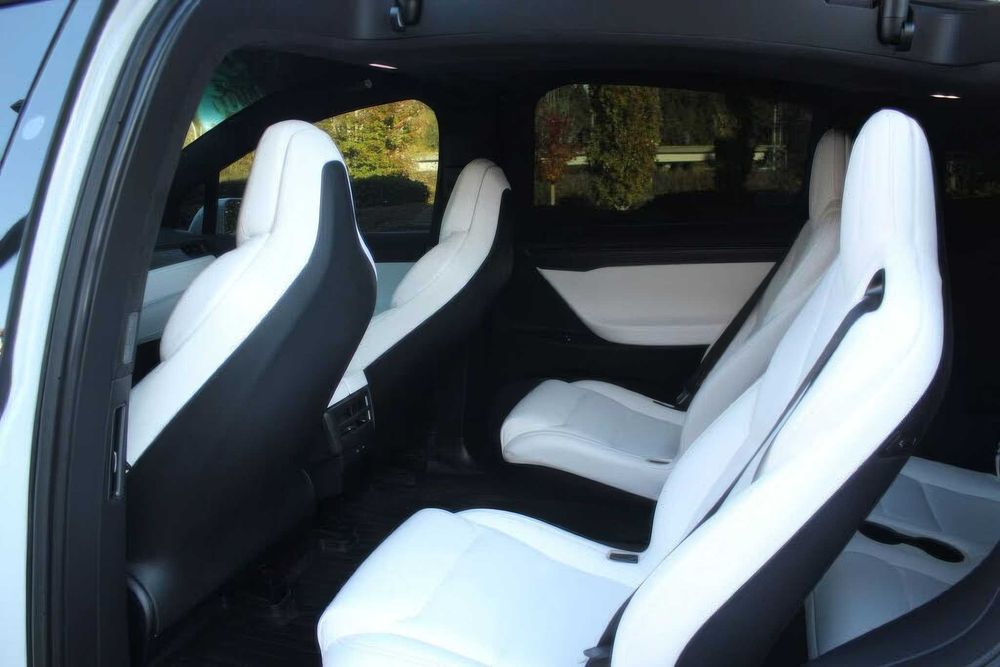 Tesla Model X 75D      2018