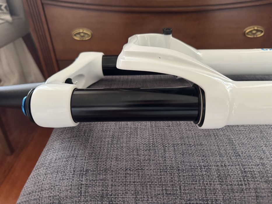 FOX RHYTHM 32 FLOAT 29 100 amortyzator BOOST MTB XC rock shox manetka