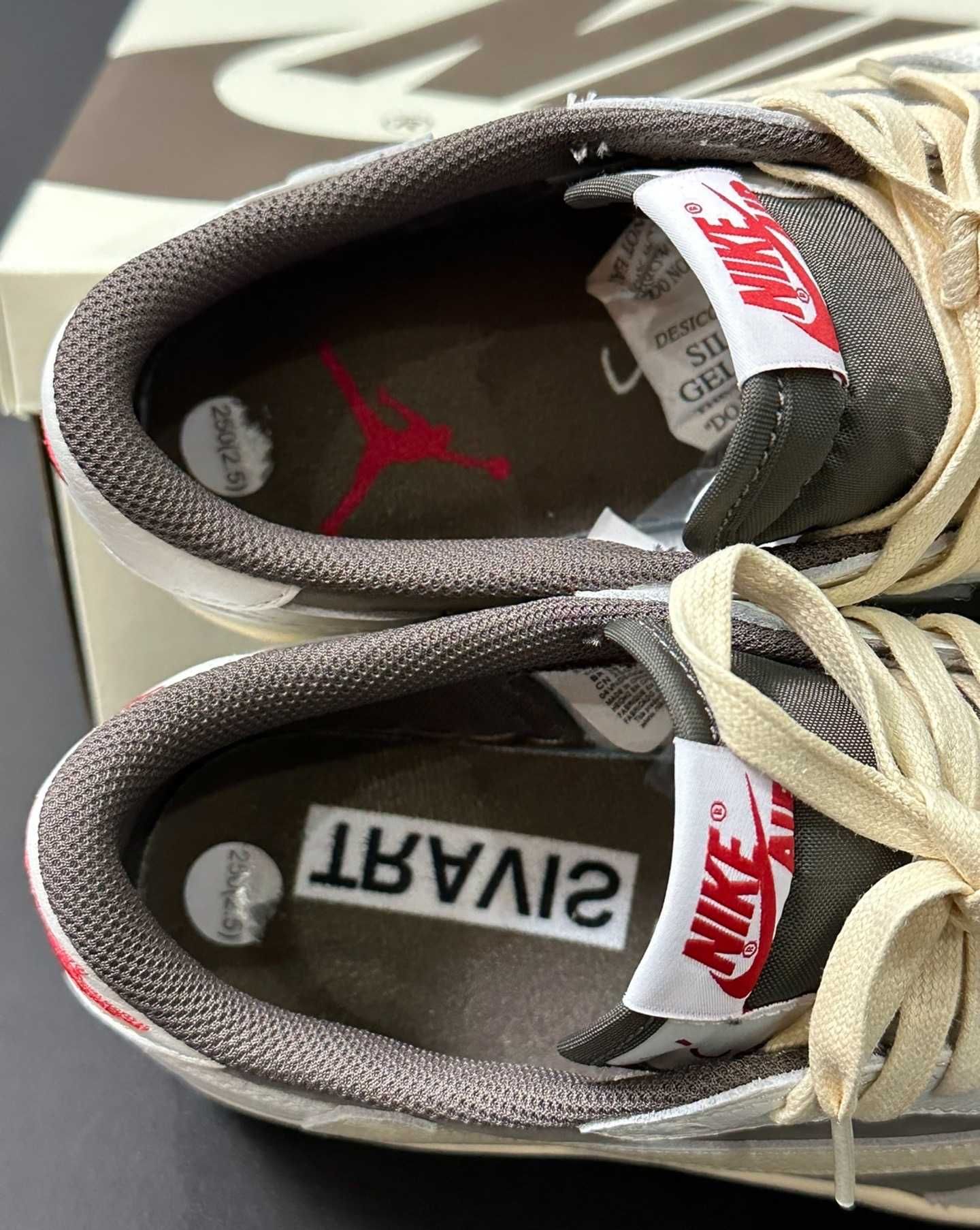 Jordan 1 Retro Low OG SP Travis Scott Reverse Mocha r.40