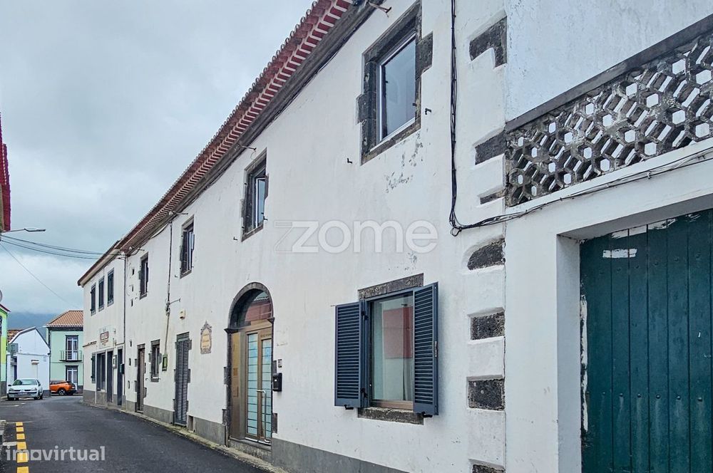 Moradia em Edifício Histórico - Antiga Farmácia da Ribeirinha