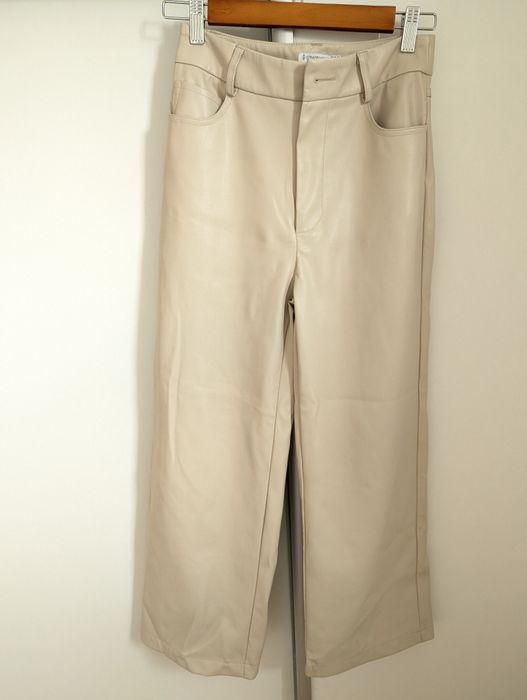 Spodnie ala skóra  Stradivarius