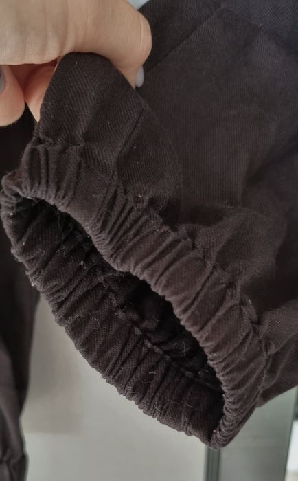 Bojówki, czarne spodnie cargo, joggery, jeansy z wysokim stanem