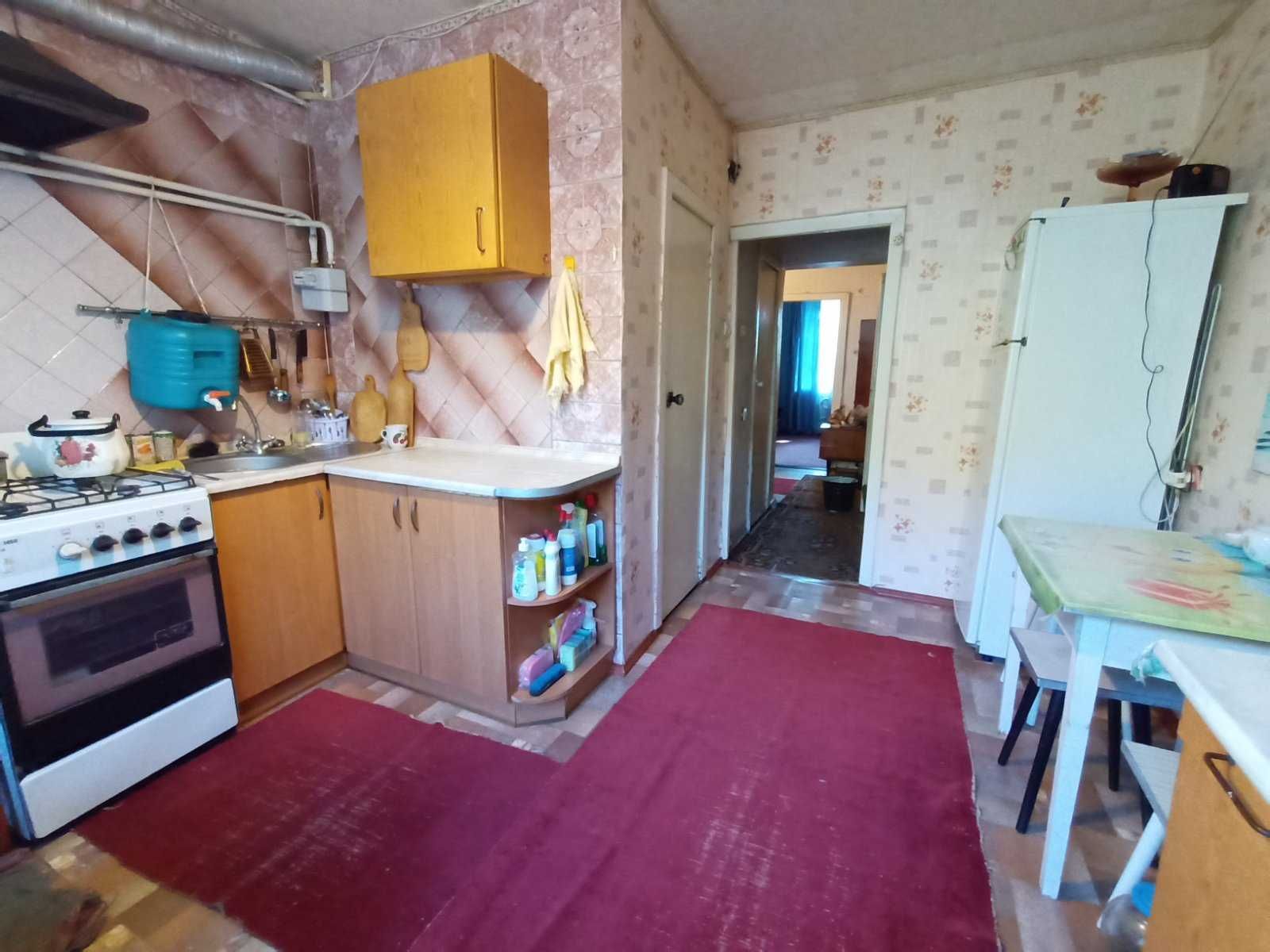 Продам 3-кімнатну квартиру в м.Ізюм Харківська обл.