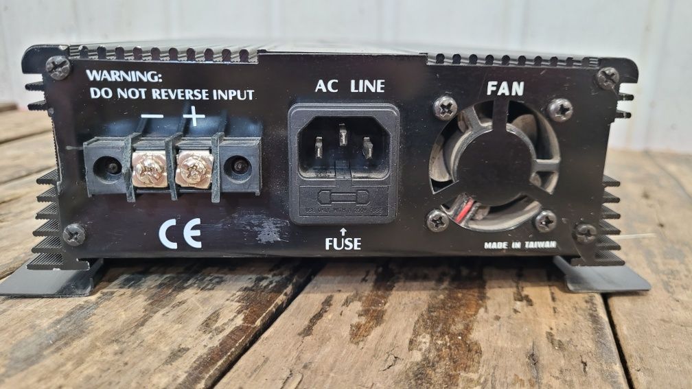 Преобразователь/UPS/Безперебойник  12V/220V