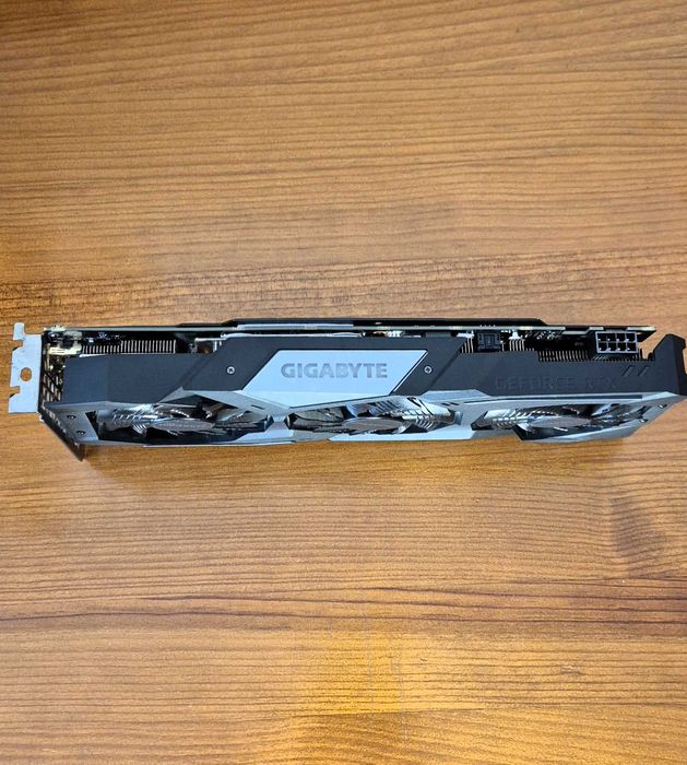 Gráfica Gigabyte RTX 2060