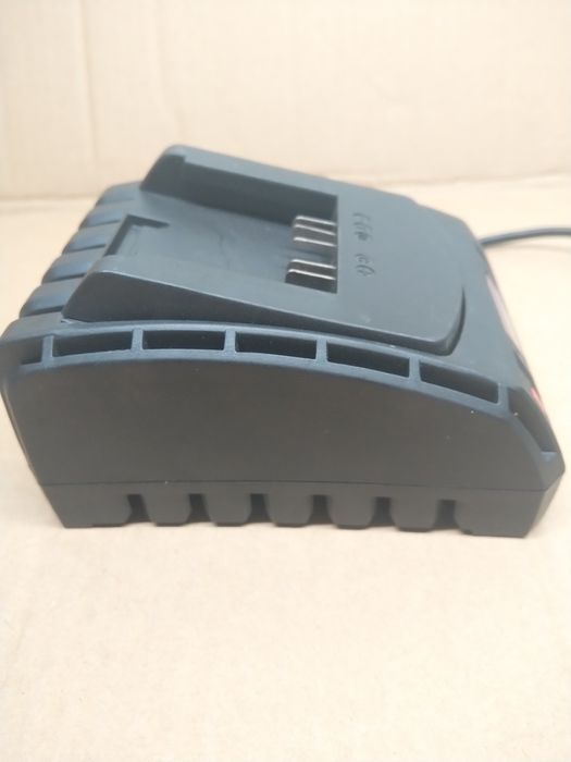 Ładowarka POWERBASE 20V 2,4A