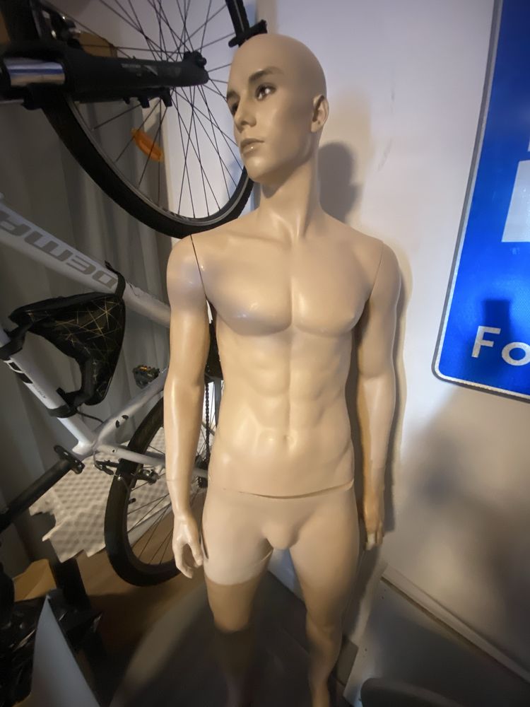 Manekin na podstawie