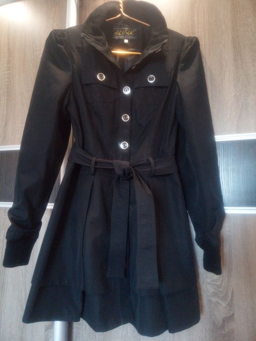 Стильний жіночий плащ