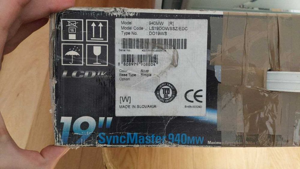 Телевізор Samsung LCD TV Monitor SM 940mw 19" + приставка Т2