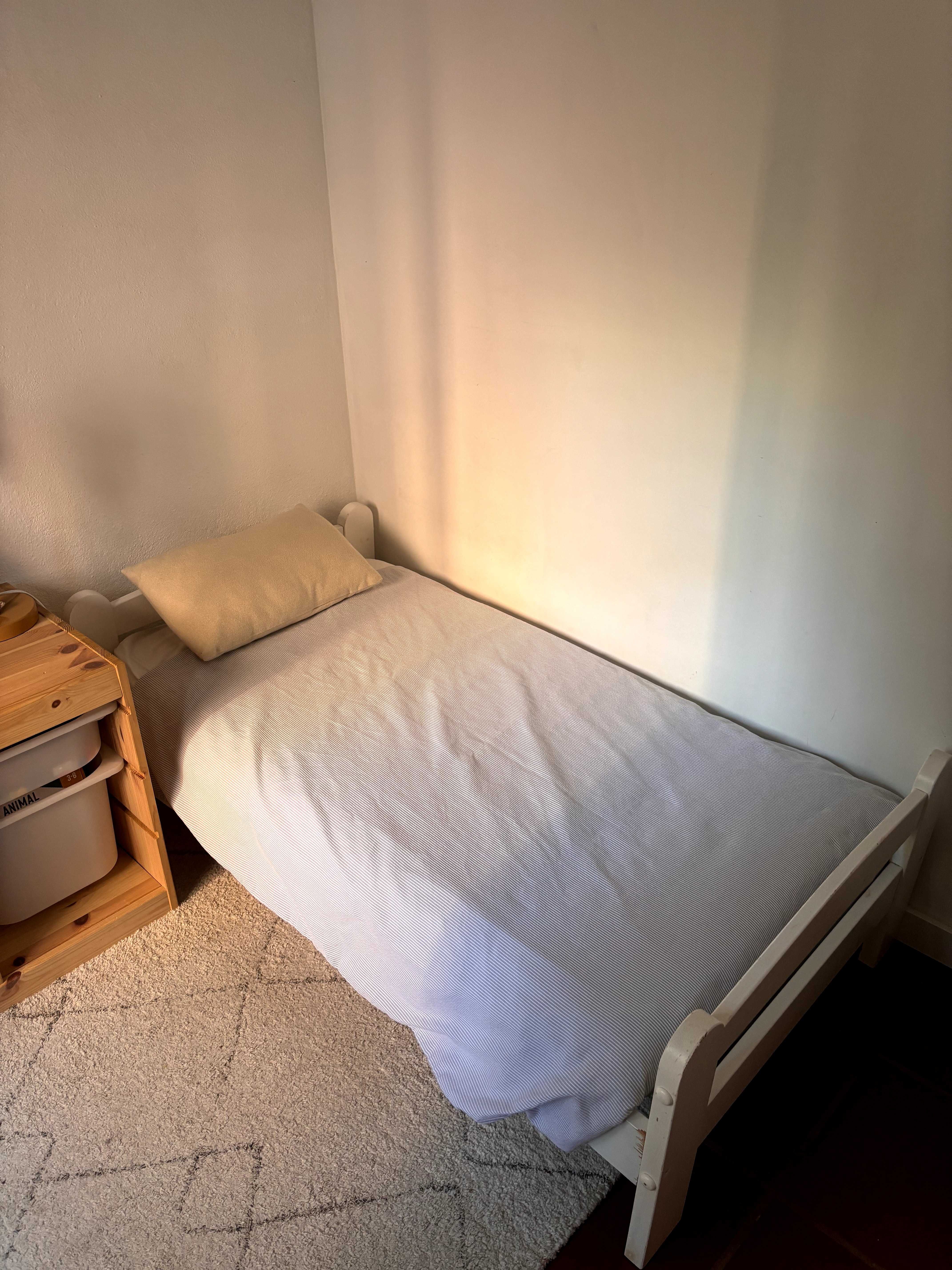 cama de Criança, inclui colchao edredao e roupas