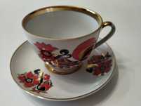 Porcelana Łomonosow motyw z kogutem filiżanka ze spodkiem USSR