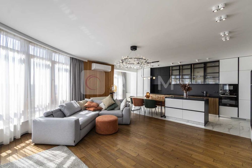 Пропонується простора, 2к +кухня студія з сучасним ремонтом