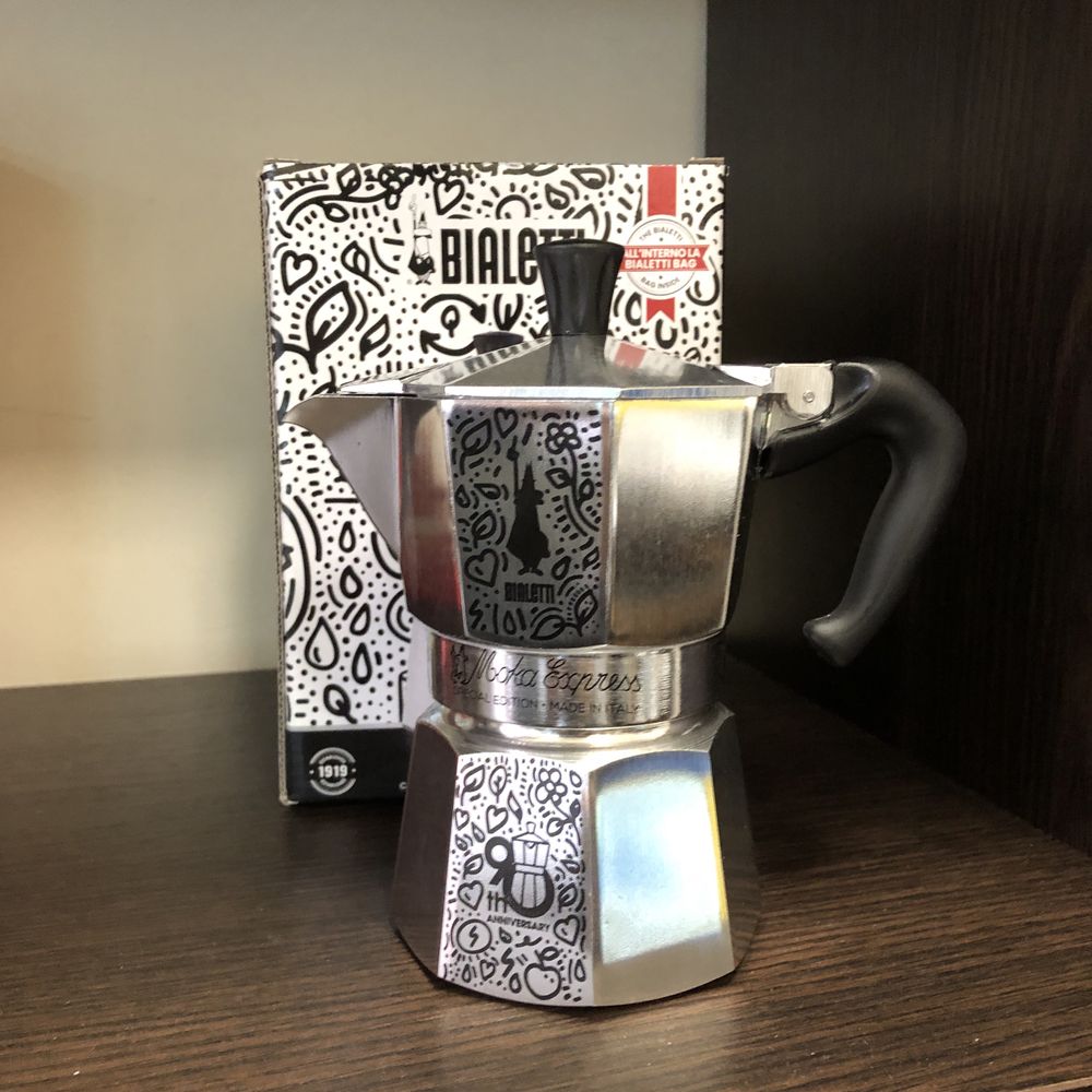 Кавоварка гейзерна Bialetti MOKA EXPRESS_90TH ANNIVERSARY, на 3 чашки