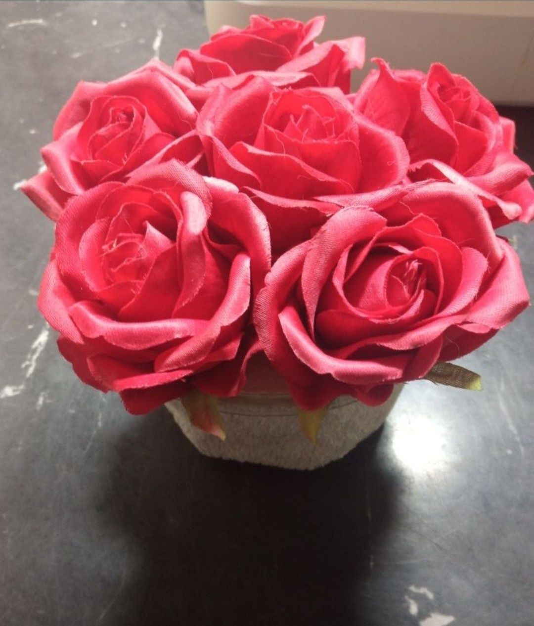 Czerwone róże prezent na urodziny dzień matki babci