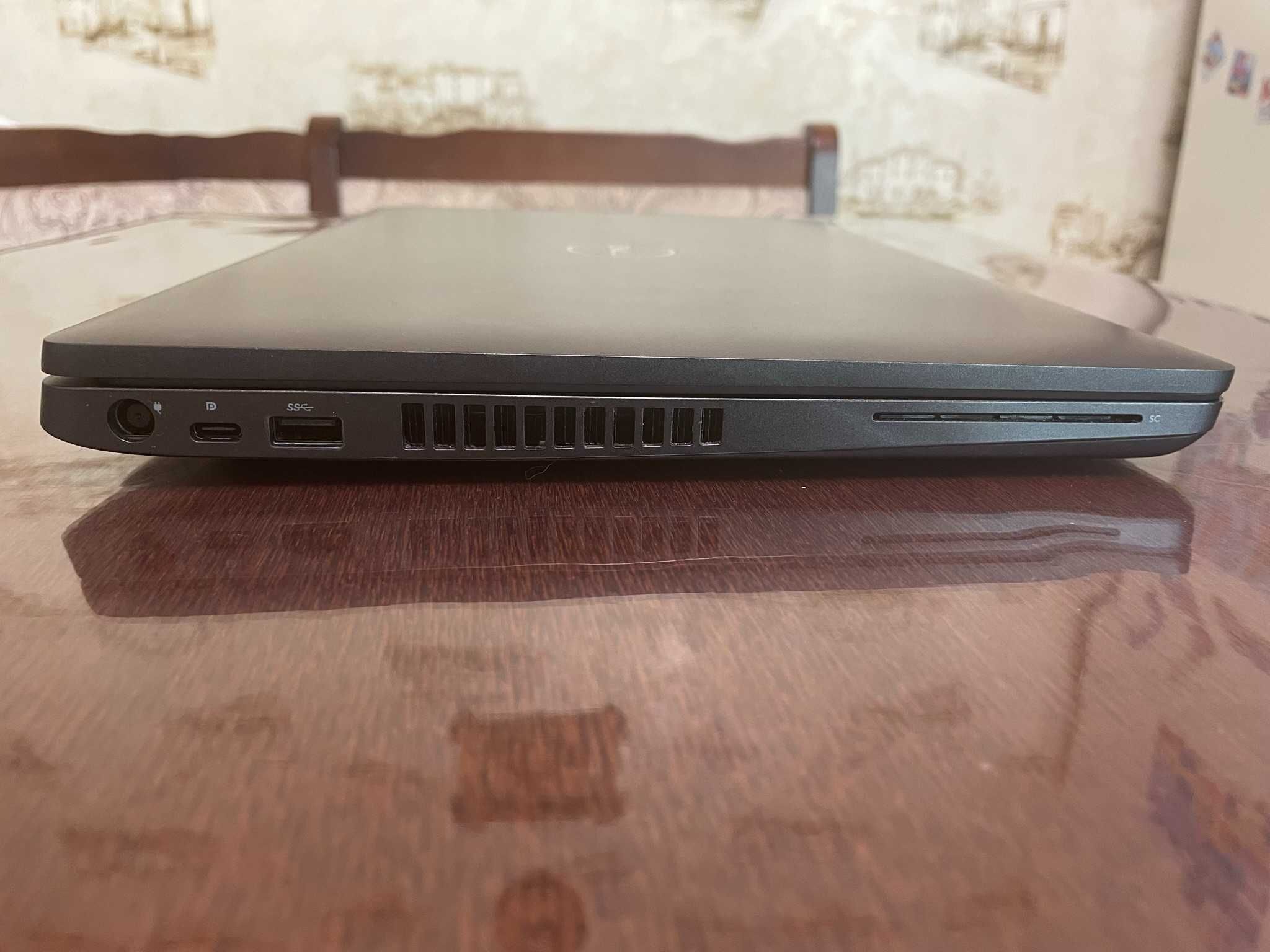 Ноутбук 15" FHD Dell Latitude 5501 (i7-9850H/16/SSD256/Intel 630)