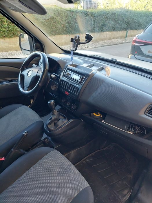 Vendo Fiat doblo 1,3  .90cv em muitobomestado de conservação e mecânic