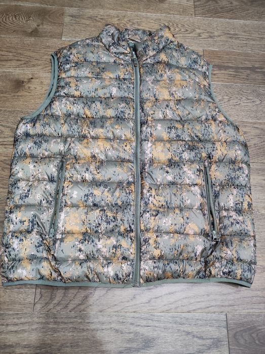 Жилет чоловічий у розмірі XL