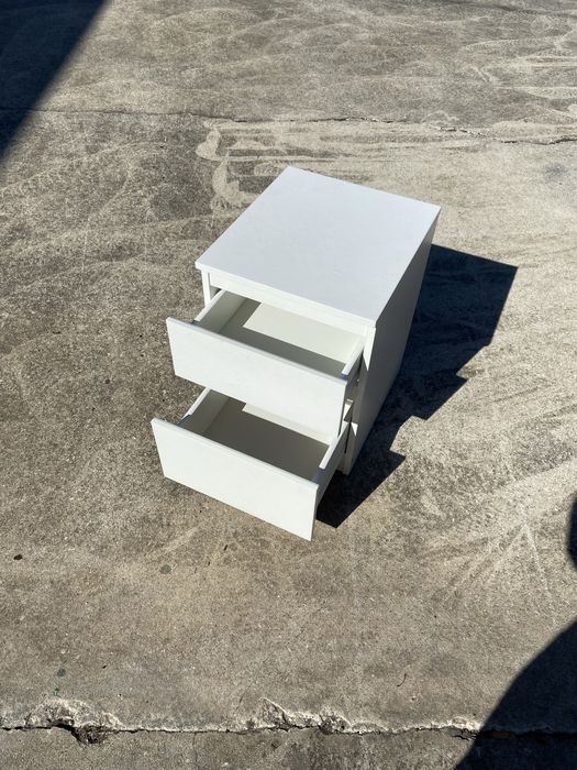 Mesinha de cabeceira Kullen (IKEA)
